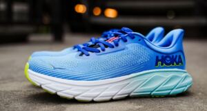 HOKA Arahi 7 1