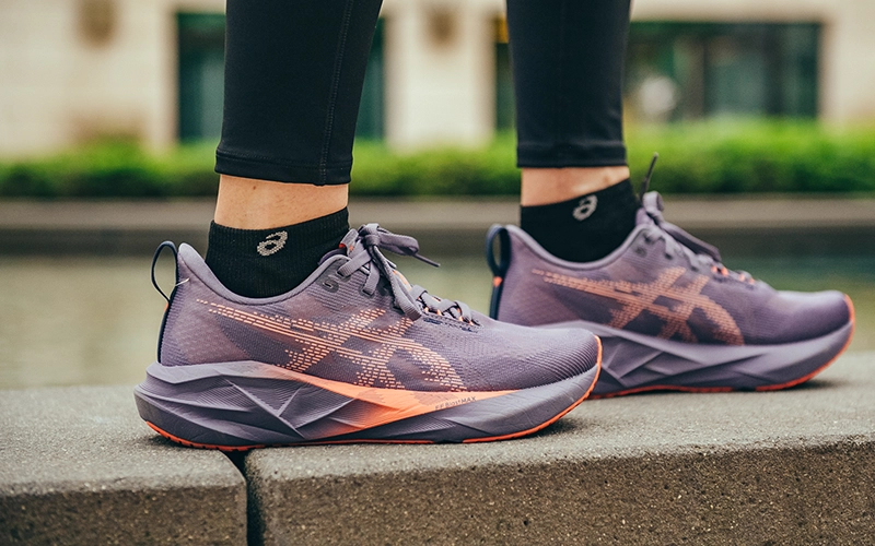 ASICS Novablast 5