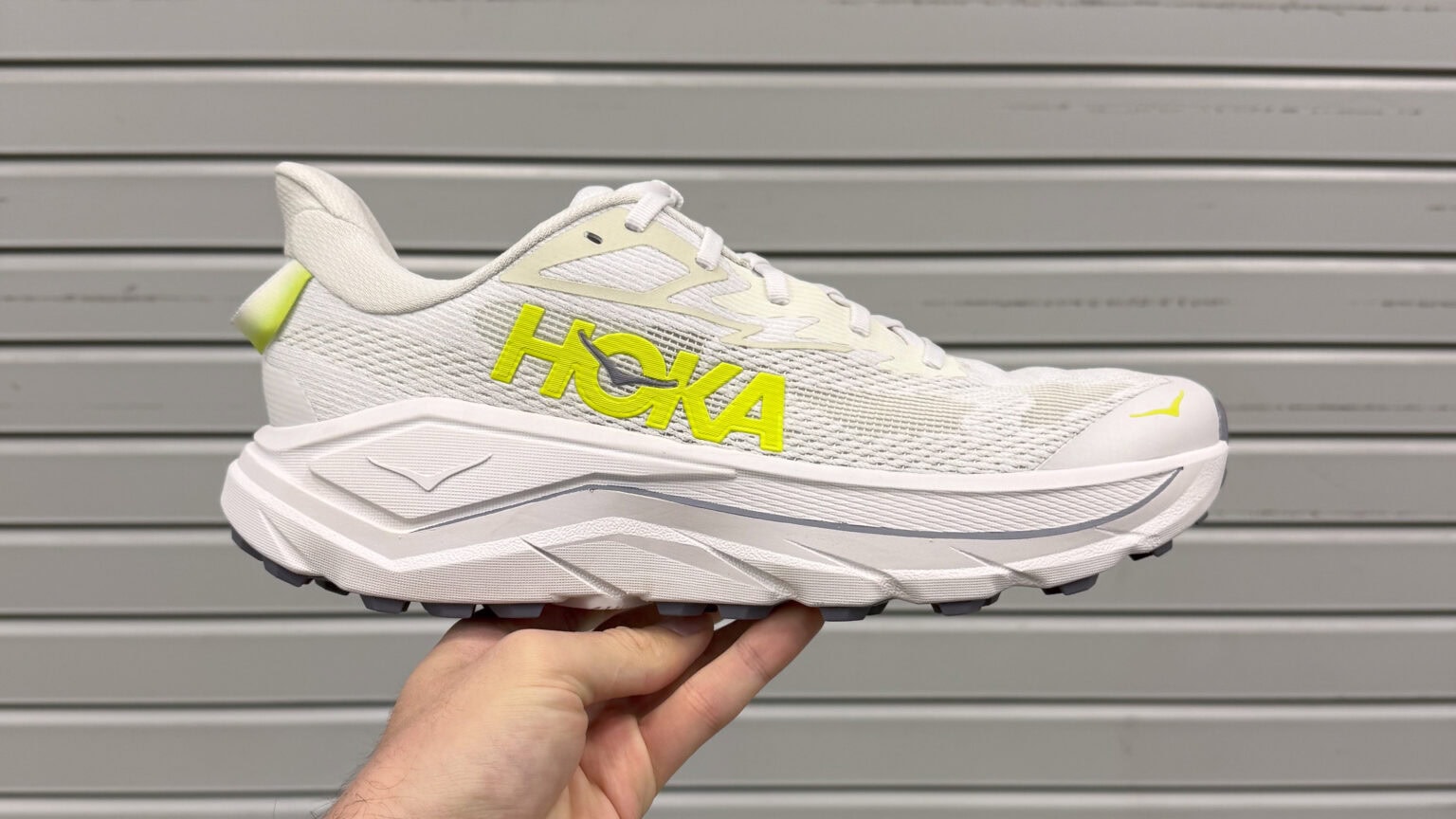HOKA Challenger 8