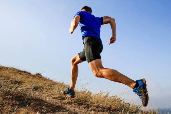 Soorten hardlooptrainingen en hun functie heuveltraining